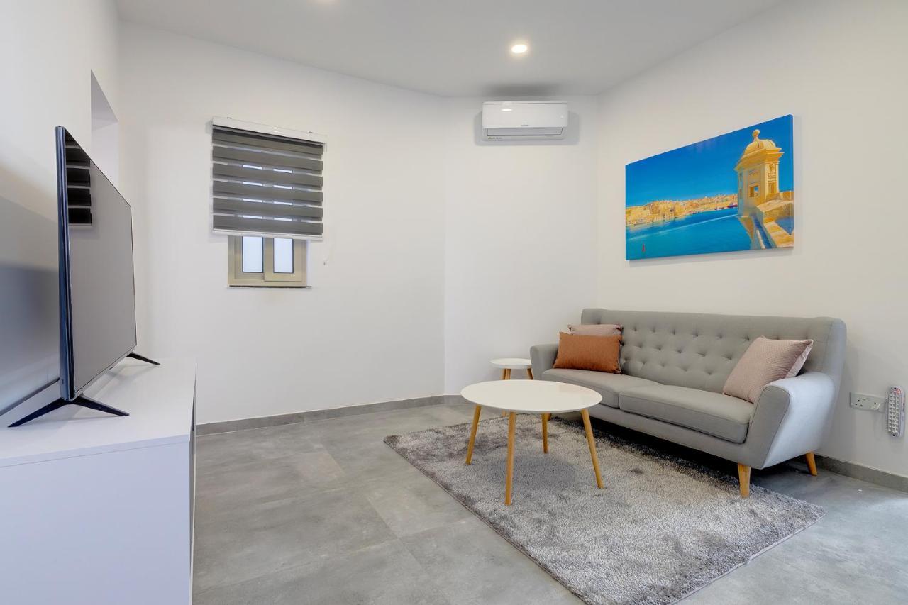 Perfect Location, Modern 2Br Apartment Слима Экстерьер фото