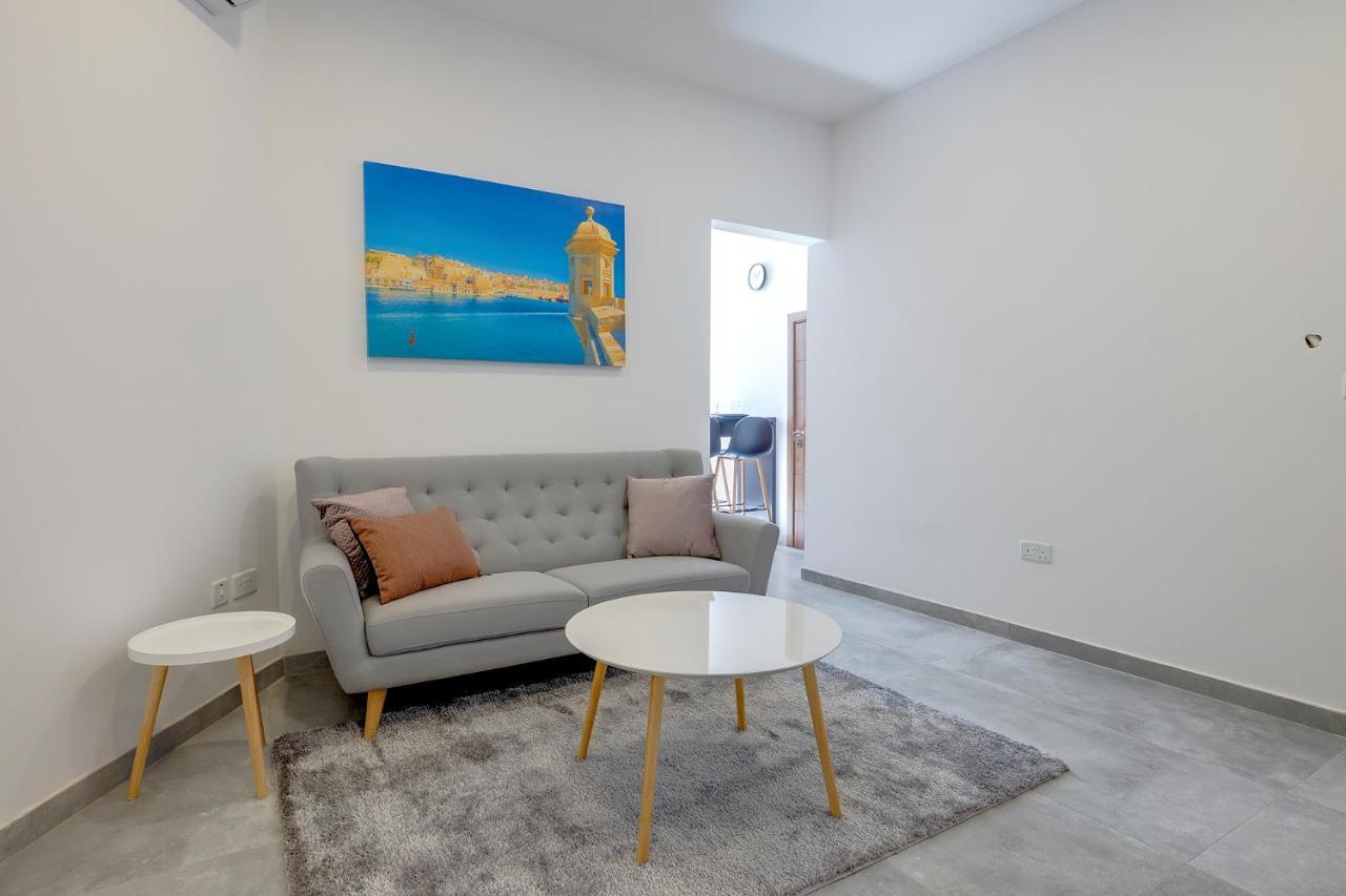 Perfect Location, Modern 2Br Apartment Слима Экстерьер фото